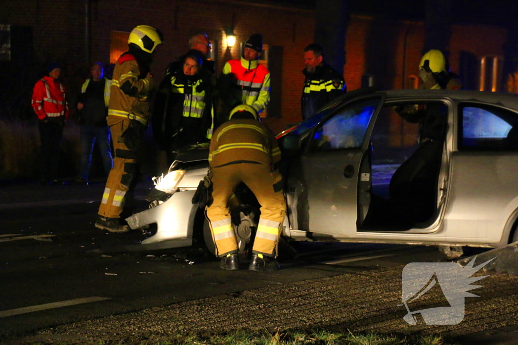 Frontale aanrijding leidt tot gewonden