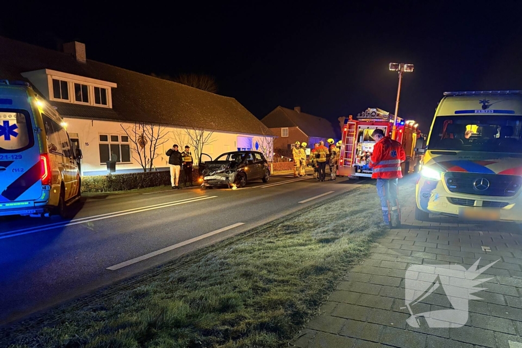 Frontale aanrijding leidt tot gewonden