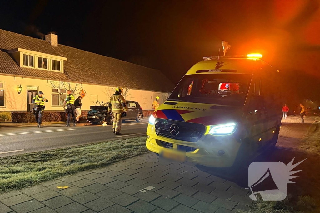 Frontale aanrijding leidt tot gewonden