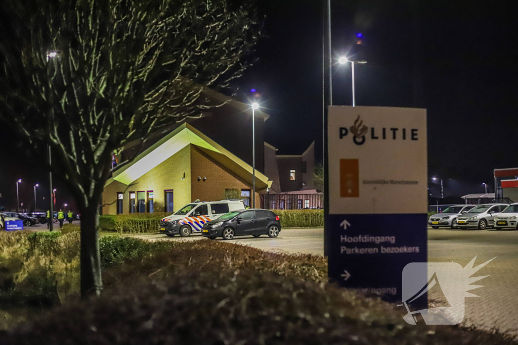 Politiehelikopter landt bij politiebureau voor inzet bij vermissing