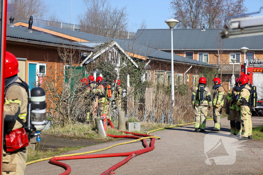 Veel rookontwikkeling bij binnenbrand in atelier
