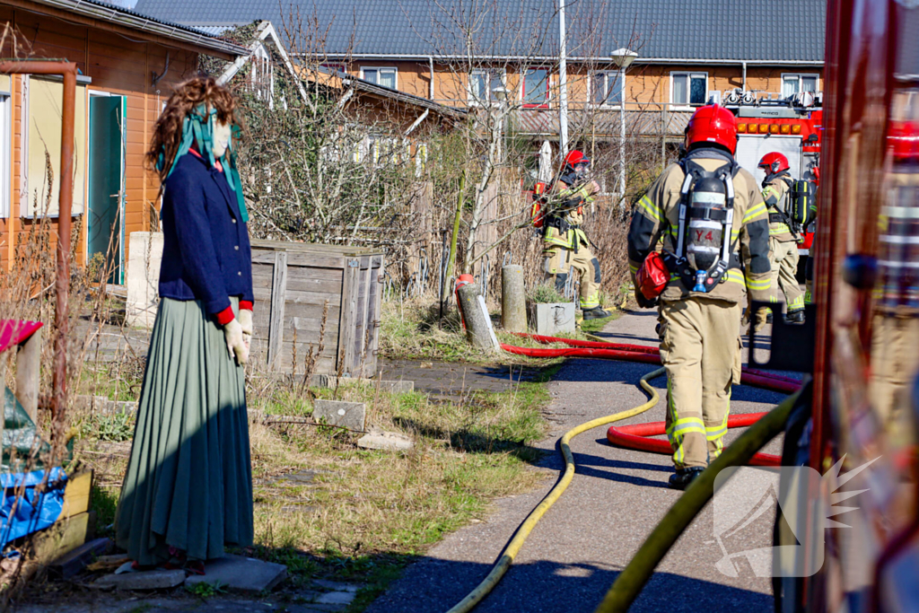 Veel rookontwikkeling bij binnenbrand in atelier