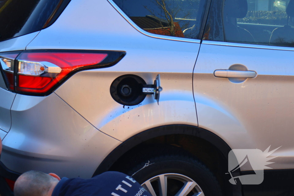 Brand in auto verspreidt naar schuur