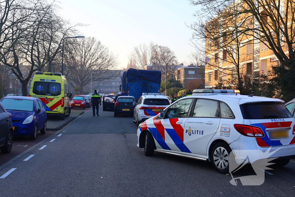 Ongeluk met vrachtwagen en personenwagen
