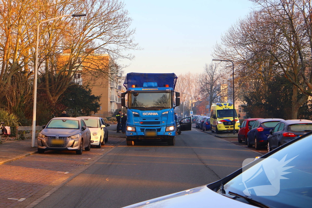 Ongeluk met vrachtwagen en personenwagen