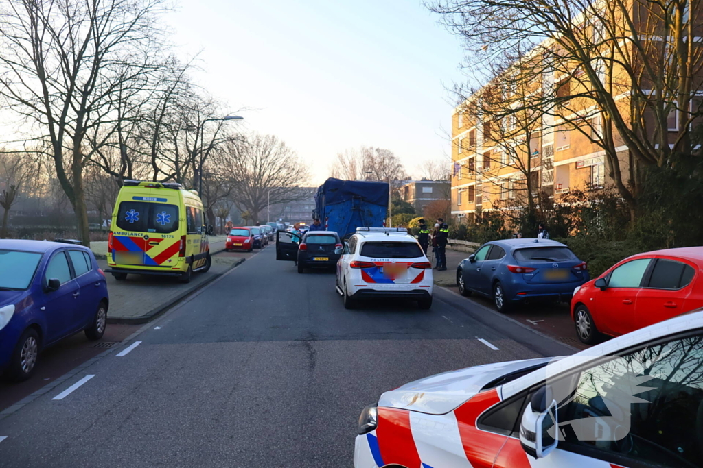 Ongeluk met vrachtwagen en personenwagen