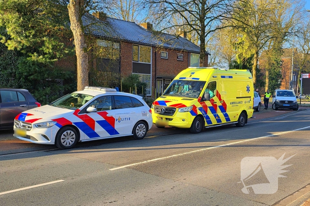 Fietser aangereden door taxibus