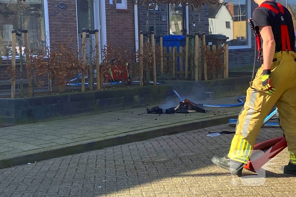 Brand in woning zorgt voor rookontwikkeling