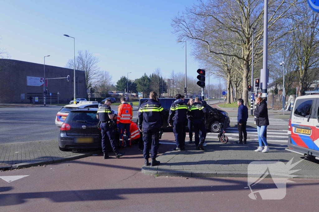 Fietser gewond bij aanrijding met bestelbus