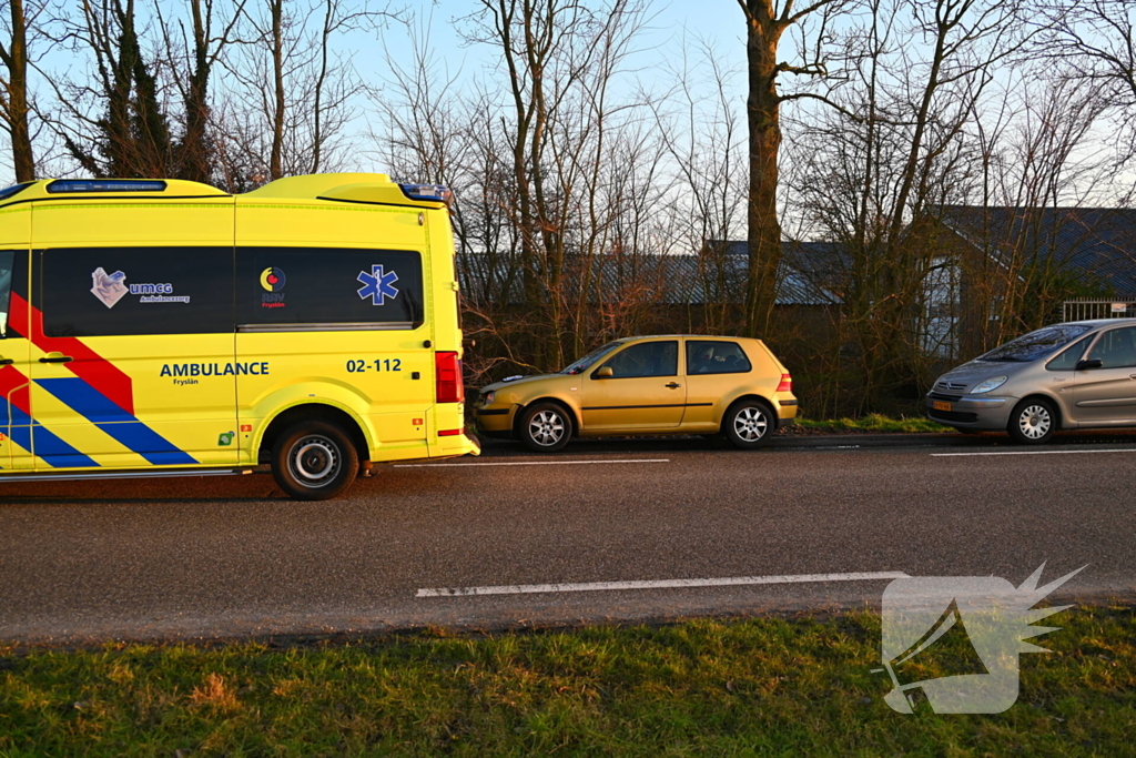 Persoon gewond naar ziekenhuis na kopstaart botsing
