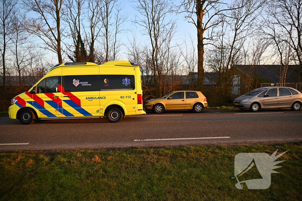 Persoon gewond naar ziekenhuis na kopstaart botsing