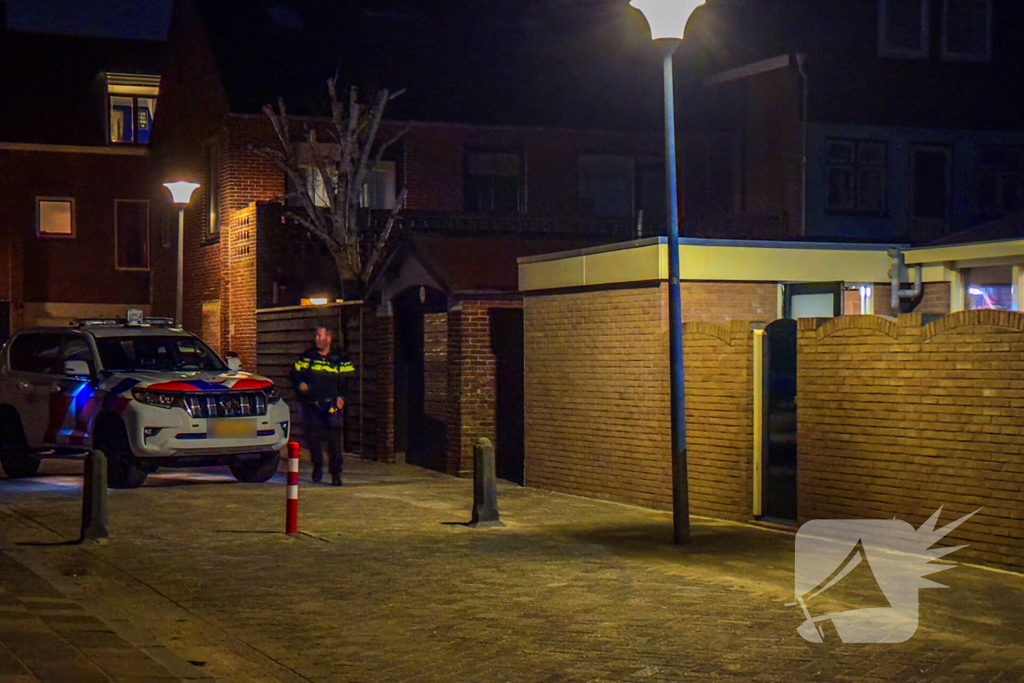 Politie onderzoekt vernieling bij woning