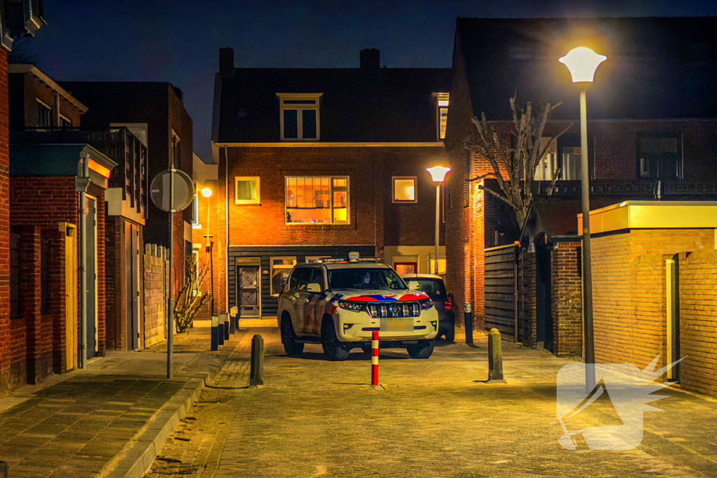 Politie onderzoekt vernieling bij woning