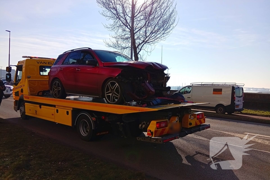 Flinke schade na botsing tijdens keer actie