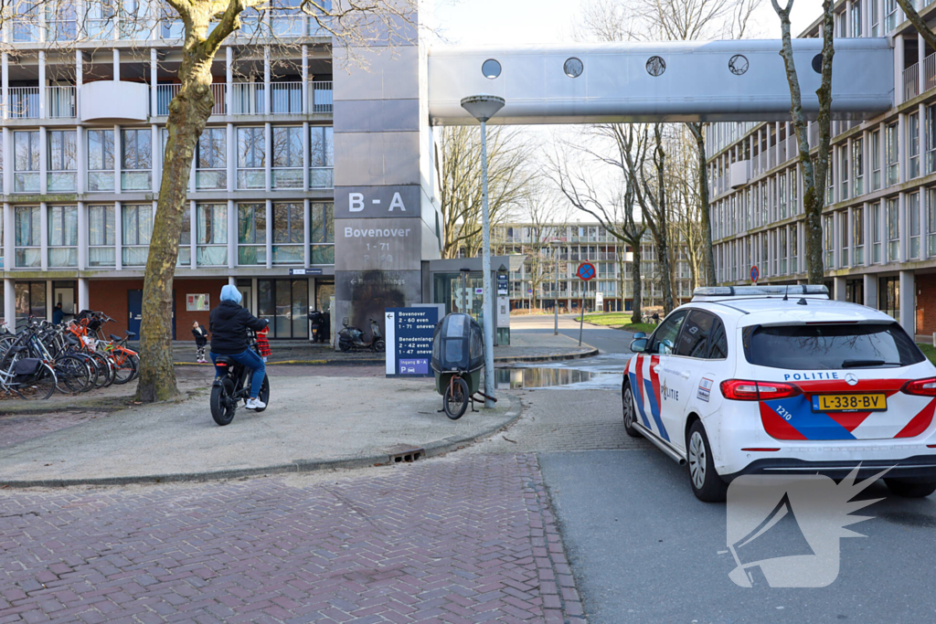 Gevel flatgebouw beschadigd door scooterbrand