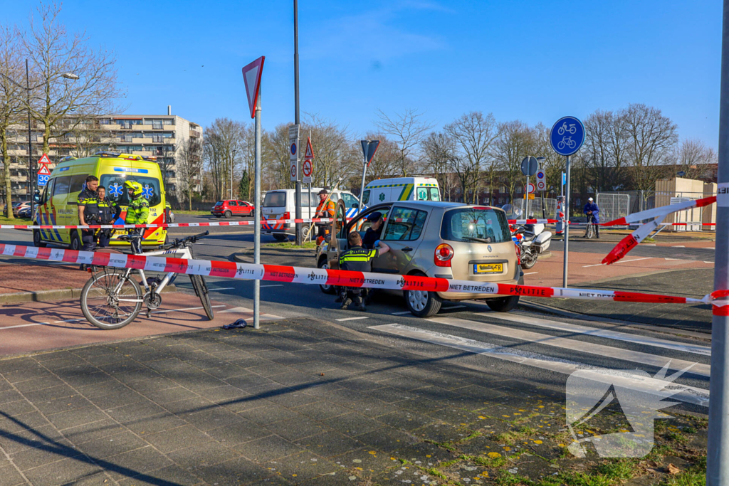 Voetgangster geraakt door auto