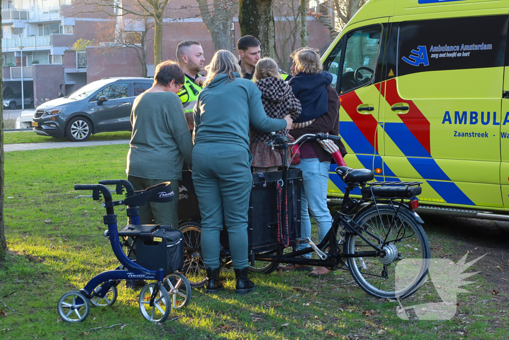 Kind in het water gered door omstanders