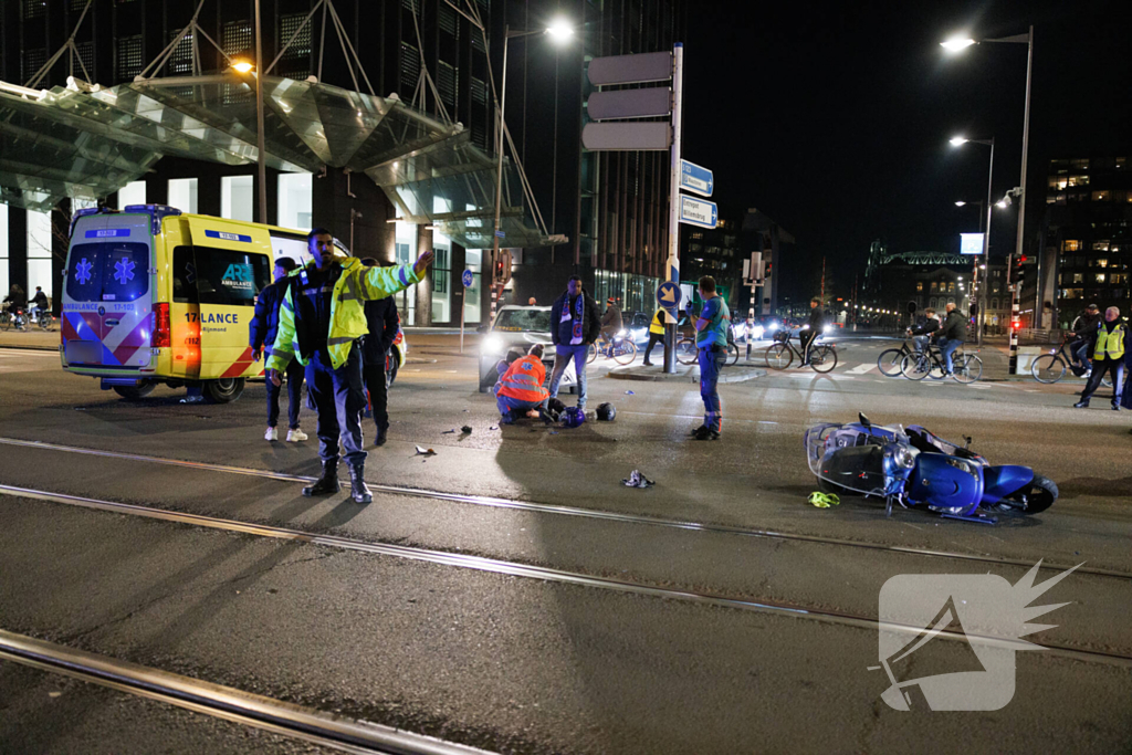 Scooterrijder aangereden op kruising door automobilist
