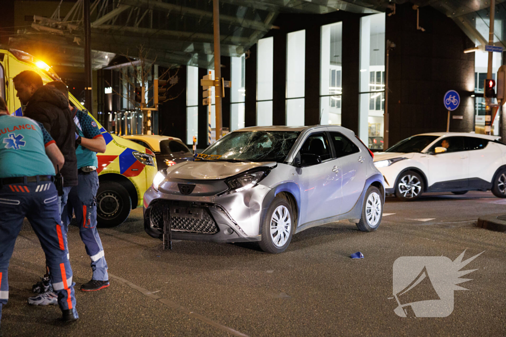 Scooterrijder aangereden op kruising door automobilist