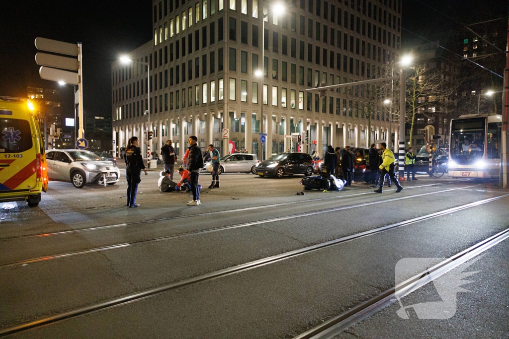 Scooterrijder aangereden op kruising door automobilist