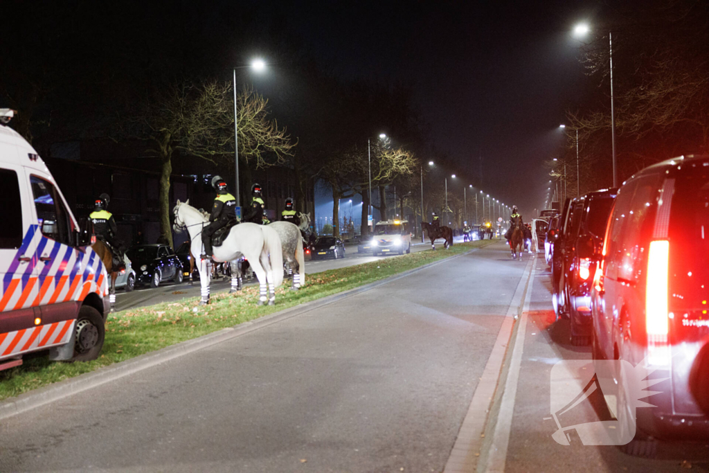 Feyenoord supporters verdreven door mobiele eenheid