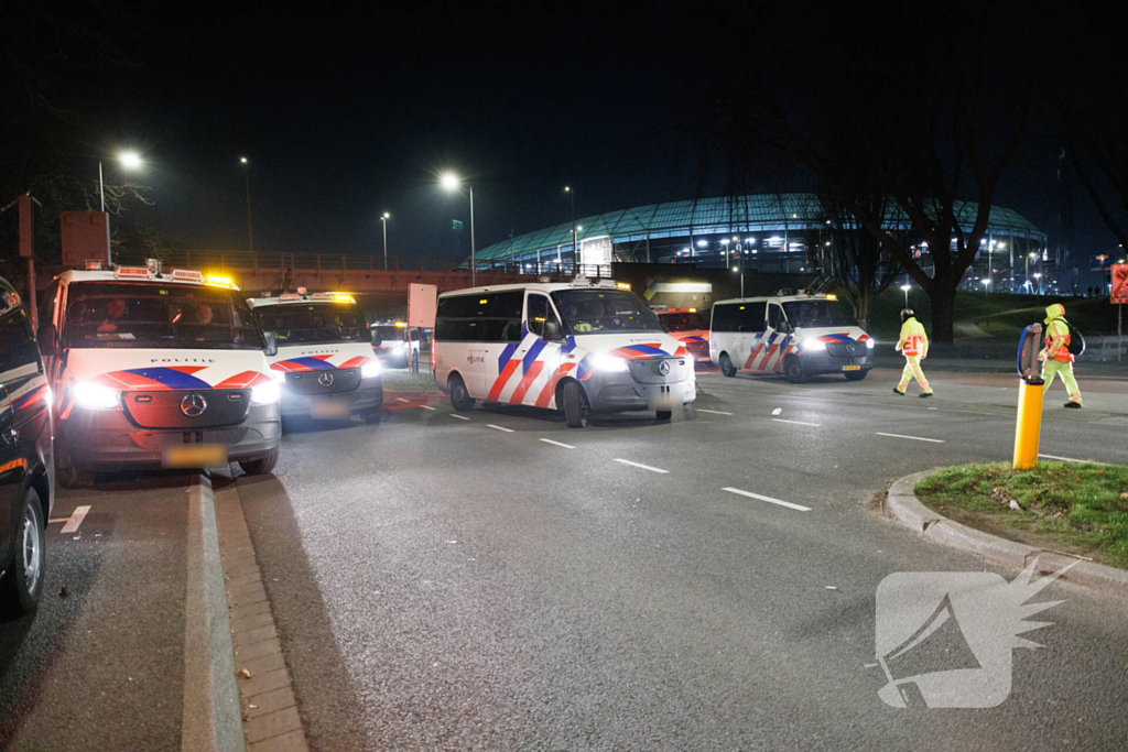 Feyenoord supporters verdreven door mobiele eenheid