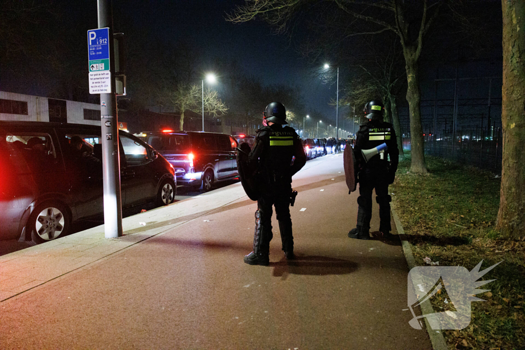 Feyenoord supporters verdreven door mobiele eenheid