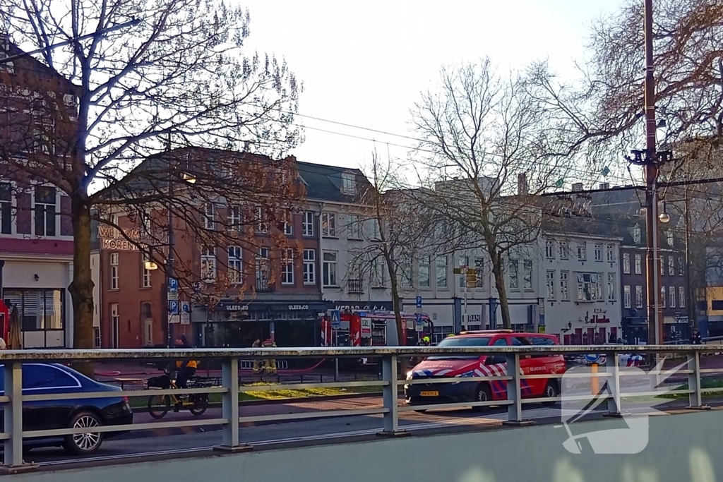 Zeer grote brand, meerdere panden en woningen getroffen