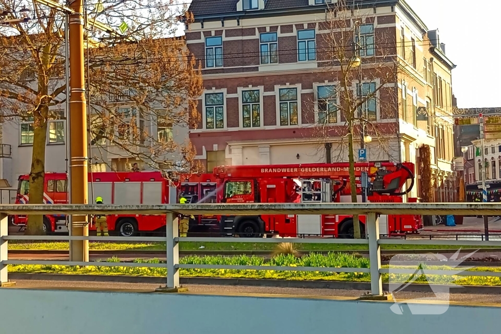Zeer grote brand, meerdere panden en woningen getroffen