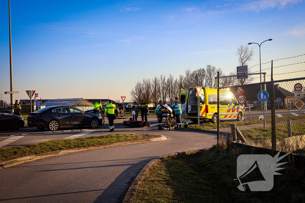 Scooterrijder gewond bij aanrijding door automobilist