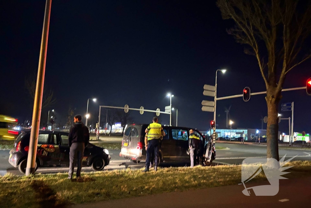 Kop-staart aanrijding voor verkeerlichten