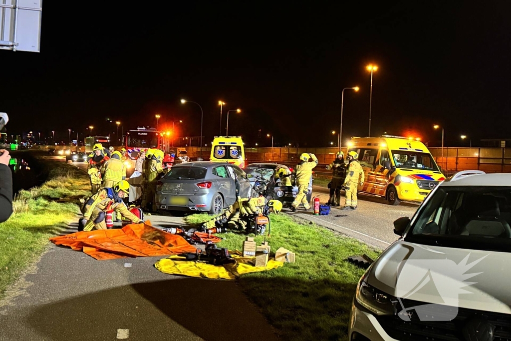 Dode en zwaargewonden bij frontale aanrijding