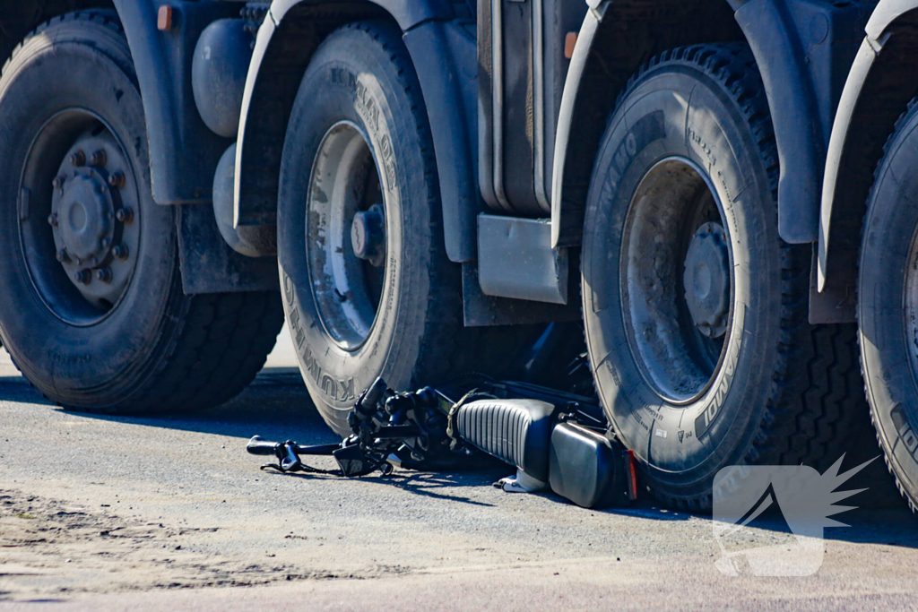 Fatbiker ernstig gewond bij aanrijding met vrachtwagen