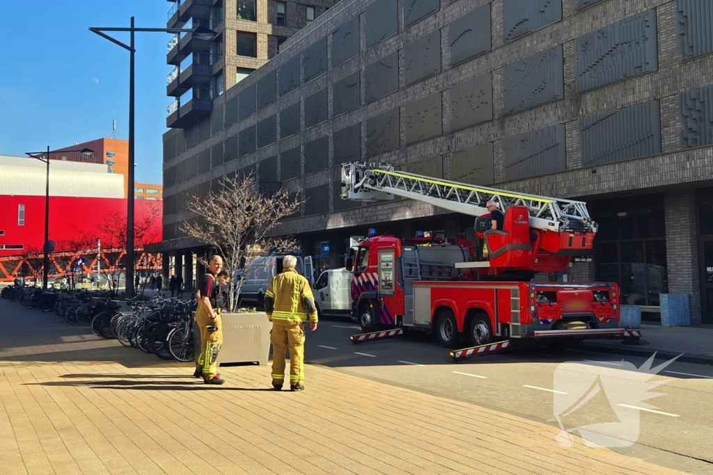 Brandweer ingezet voor persoon op balkon