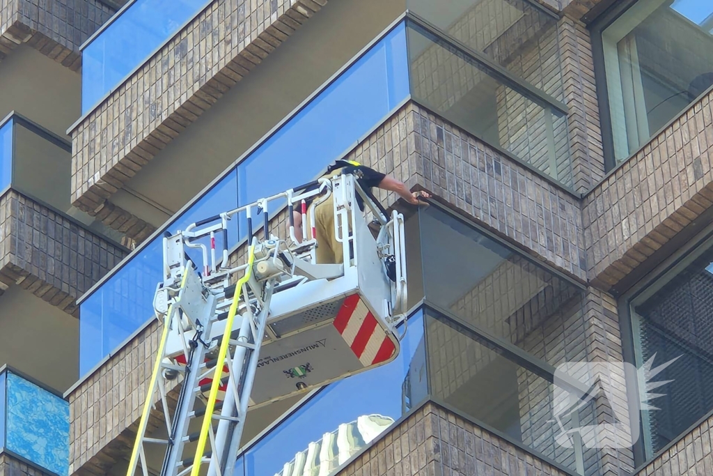 Brandweer ingezet voor persoon op balkon