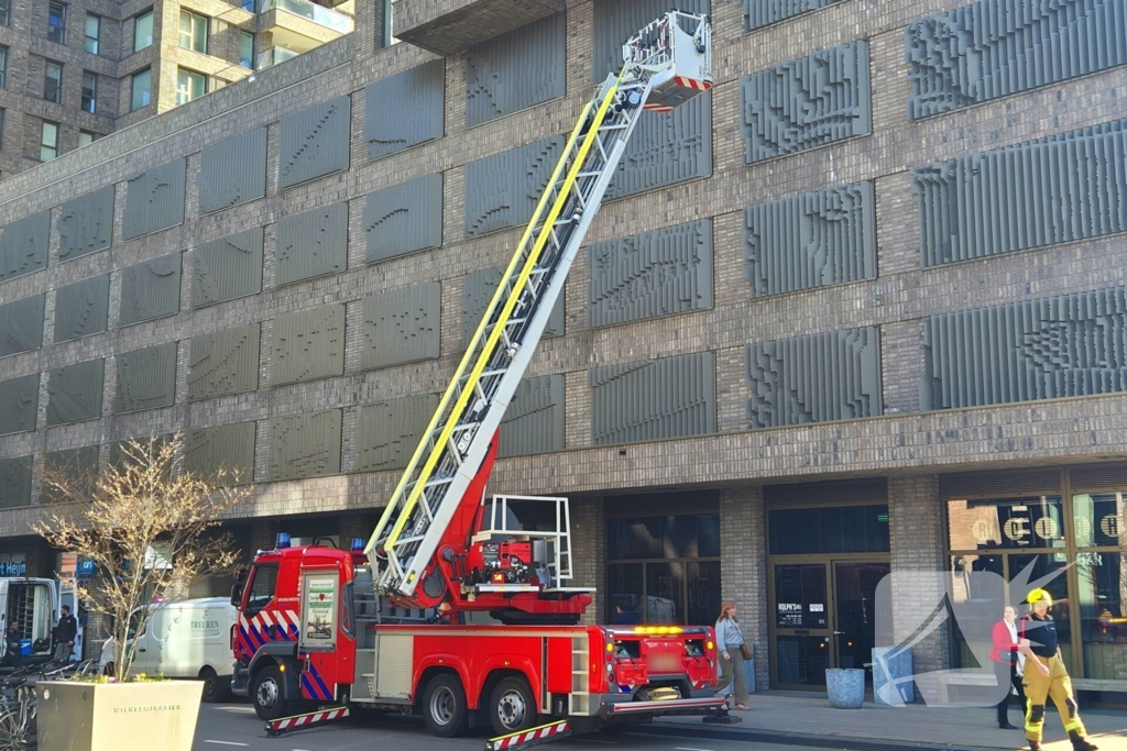 Brandweer ingezet voor persoon op balkon