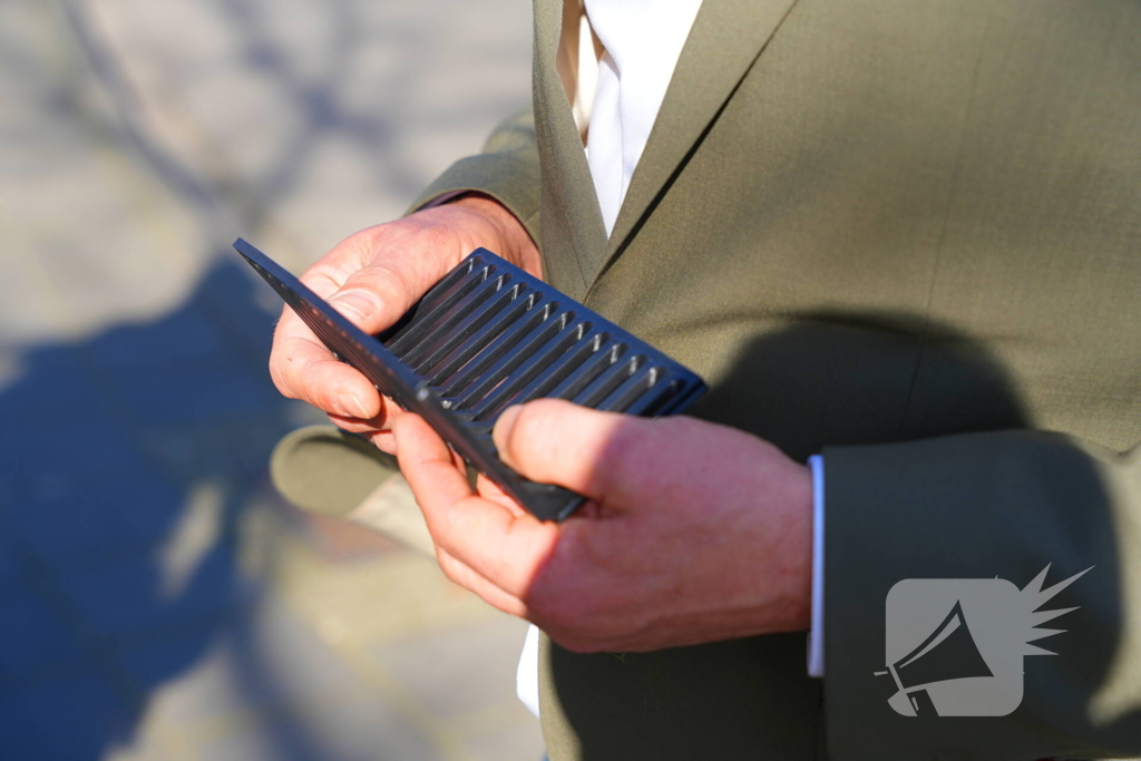 Wethouder plaatst paddentrap