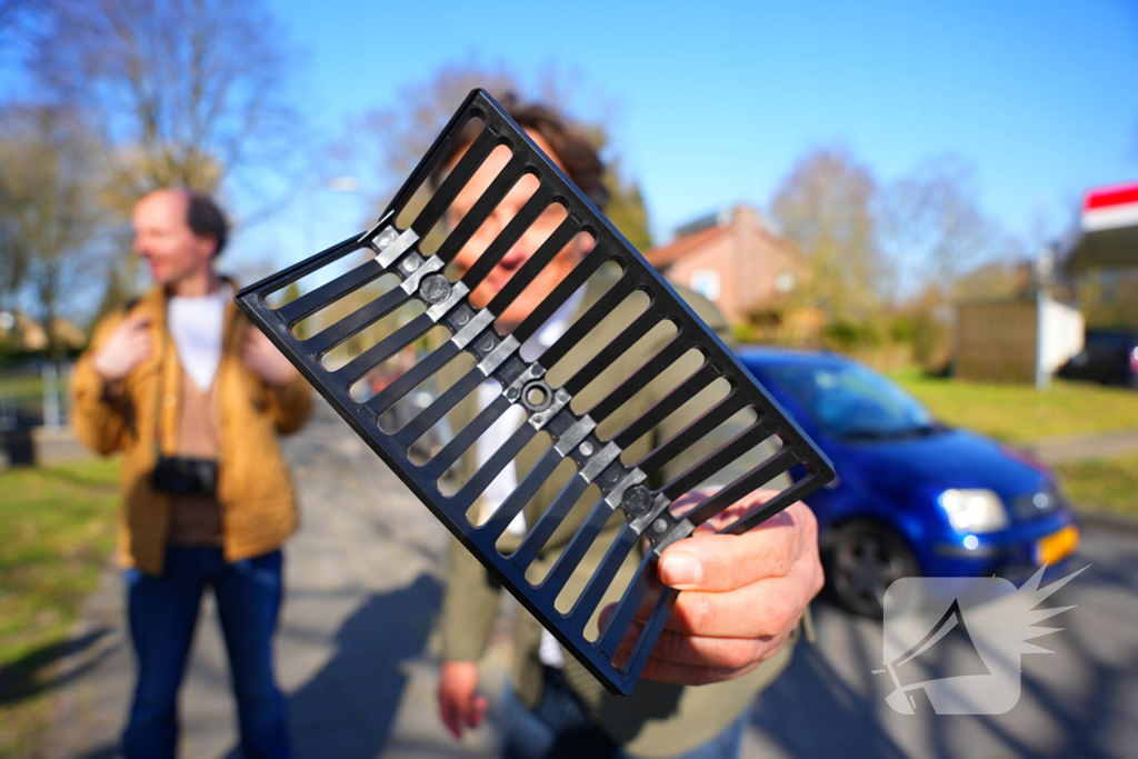 Wethouder plaatst paddentrap