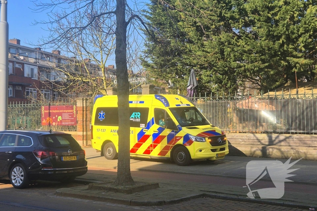 Brandweer bevrijdt Kind uit speeltoestel