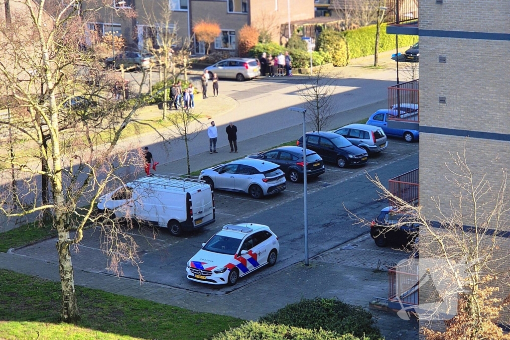 Arrestatieteam doet inval in flatwoning