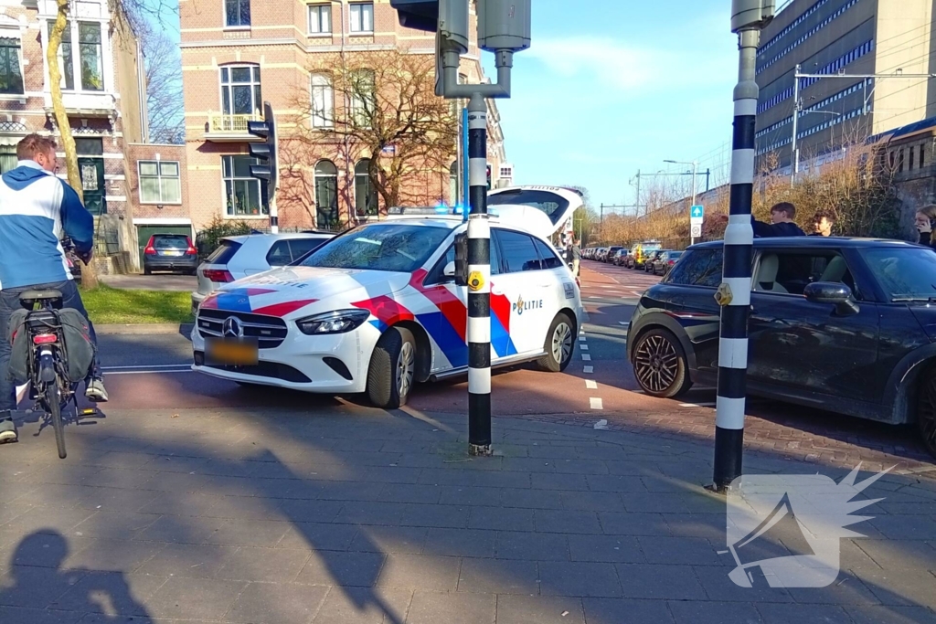 Automobilist ziet wielrenner over het hoofd