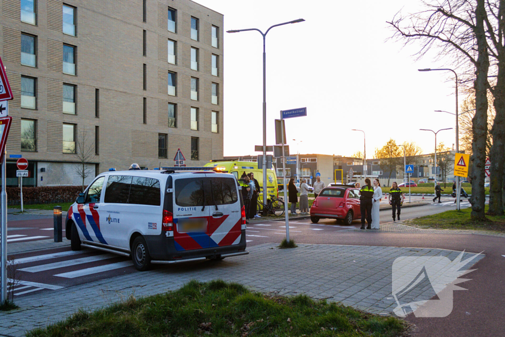 Fietser geschept door automobilist op oversteekplaats