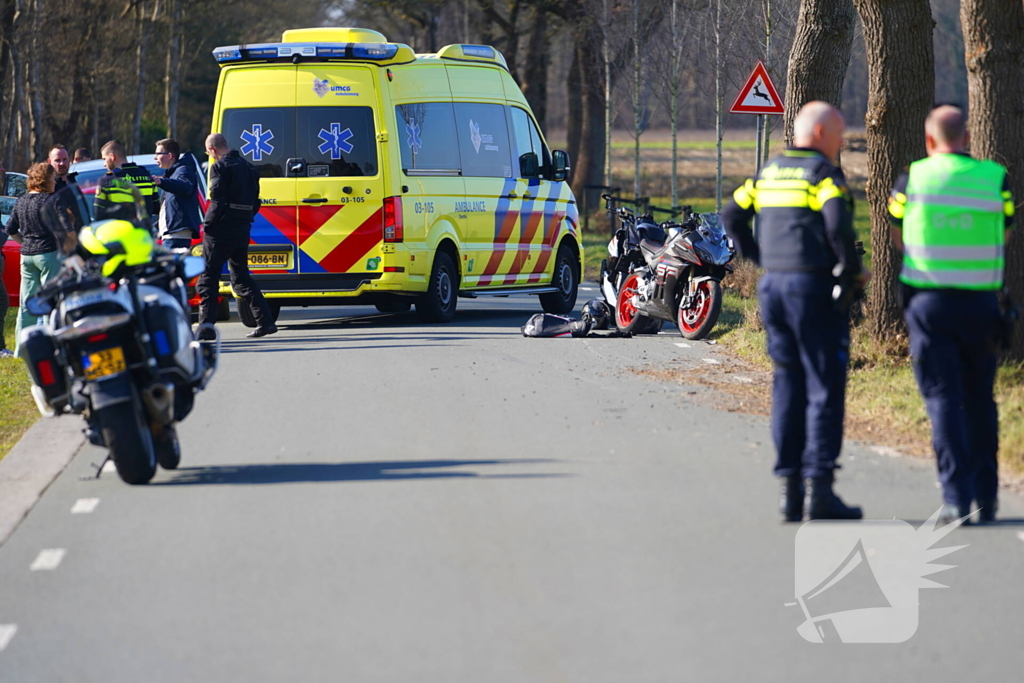 Motorrijder gaat onderuit en raakt gewond