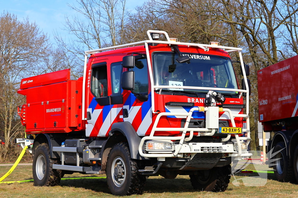Brandweer oefent grote natuurbrand