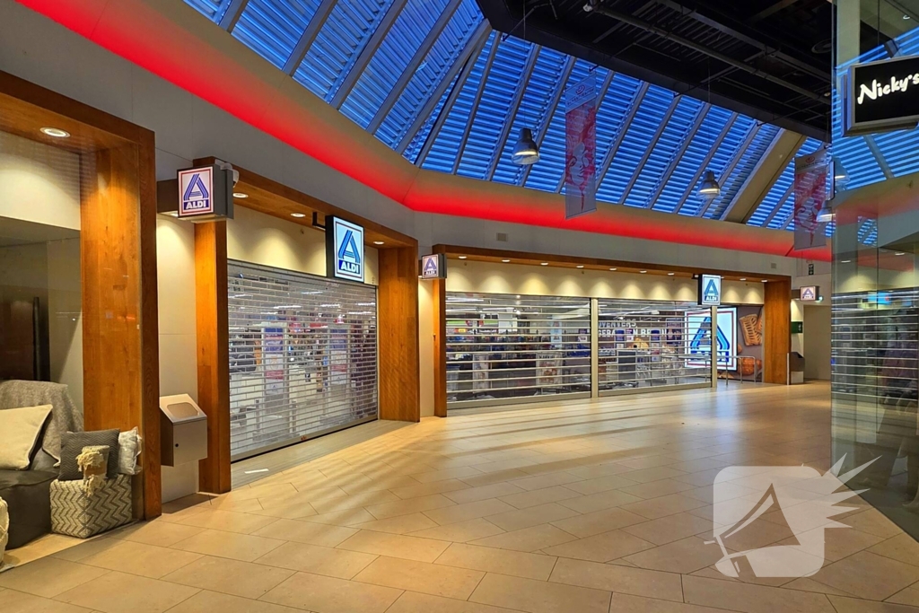 Supermarktpersoneel bedreigt tijdens overval