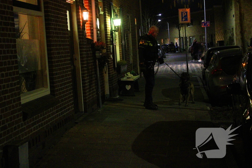 Auto gaat volledig in vlammen op