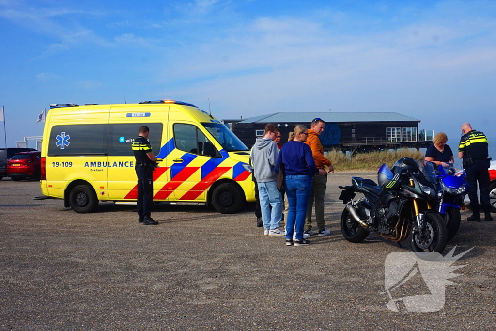 Moterrijder en voetganger met elkaar in botsing