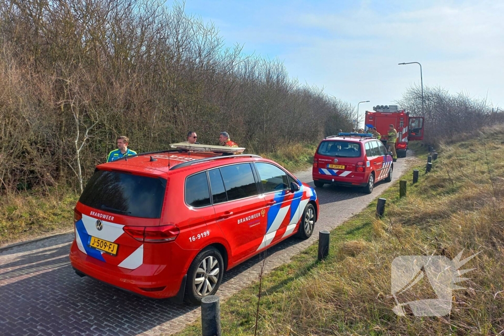 Brandweer zet veel materieel in voor duinbrand