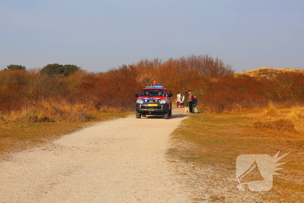 Brandweer zet veel materieel in voor duinbrand