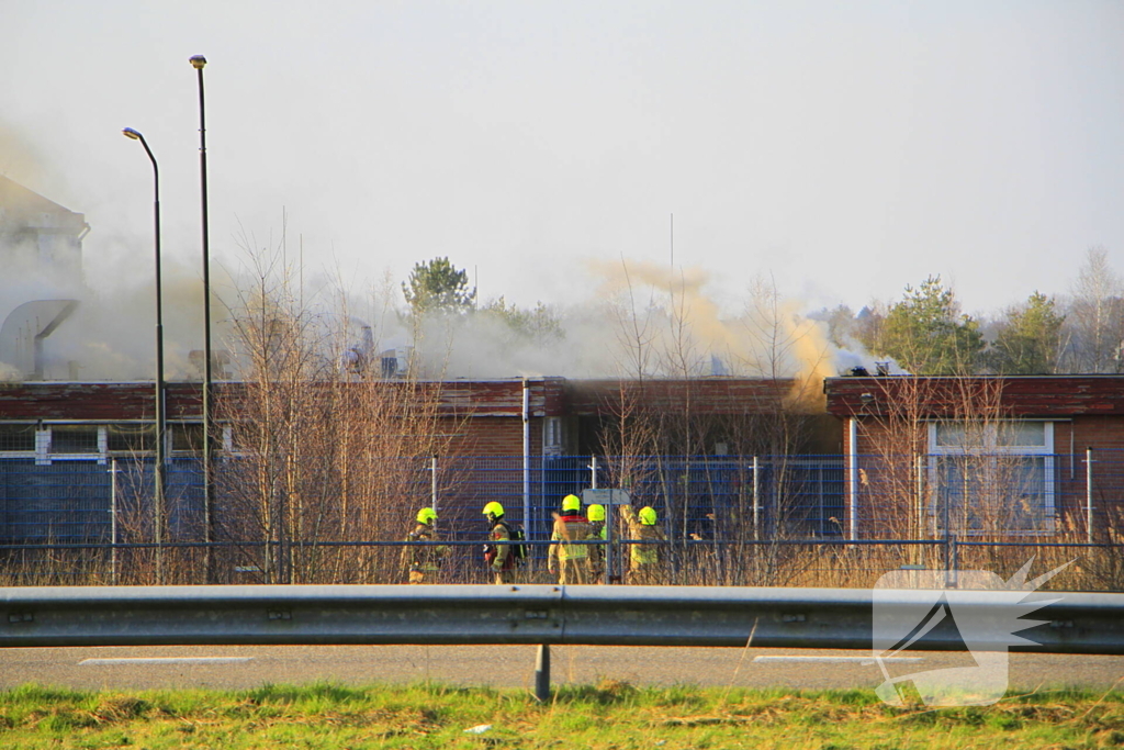 Veel rookontwikkeling zichtbaar bij uitslaande brand
